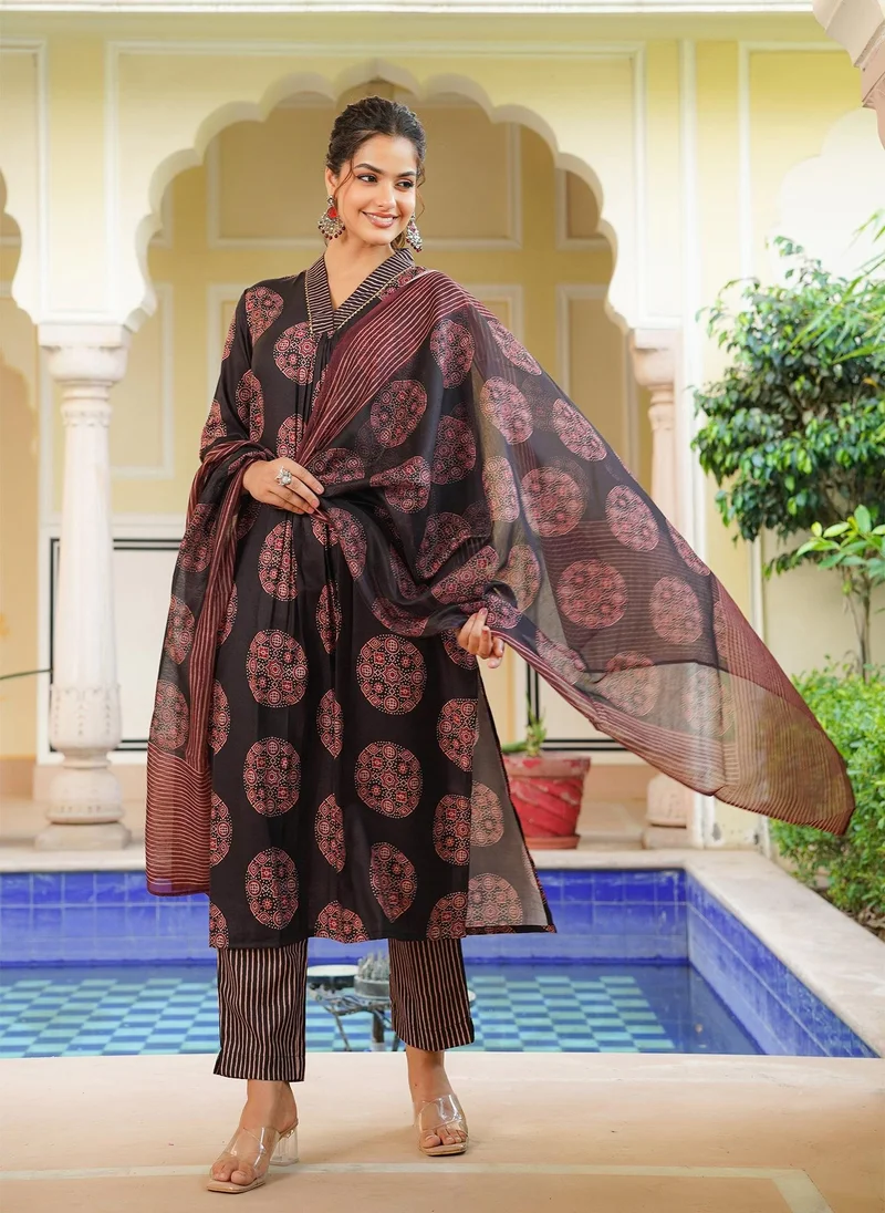 زيري سوق Black Rayon Blend Ajrakh Printed Straight 3-Piece Kurta Set