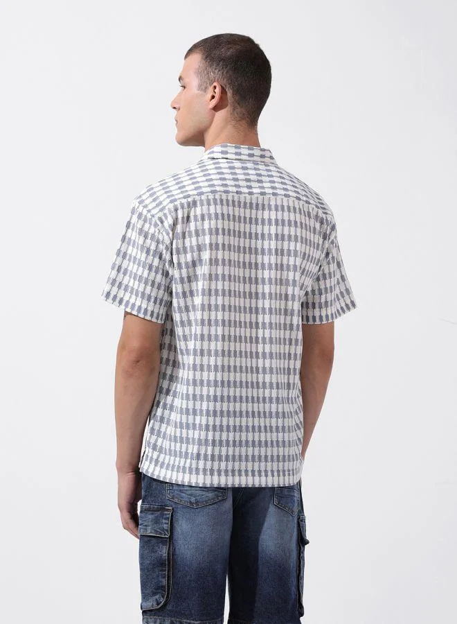 ذا انديان كراج كو Men Relaxed Fit Solid Cuban Collar Half Sleeves Shirt