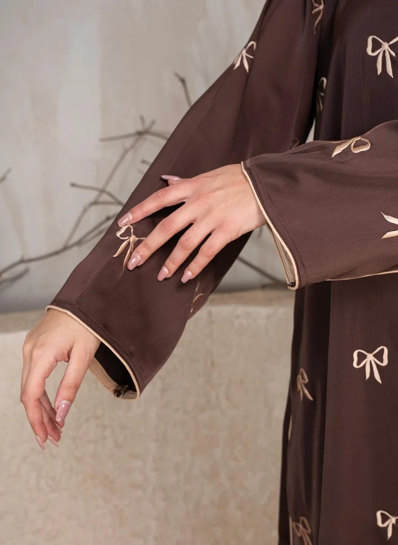 زيري سوق Bow Embroidered Abaya With Scarf