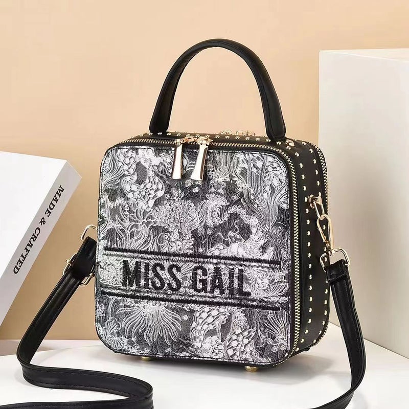 Factory High-End Small Square Bag Casual Fashion Handbag Western Style Simple Shoulder Bag Student Lady Bag - Image 1