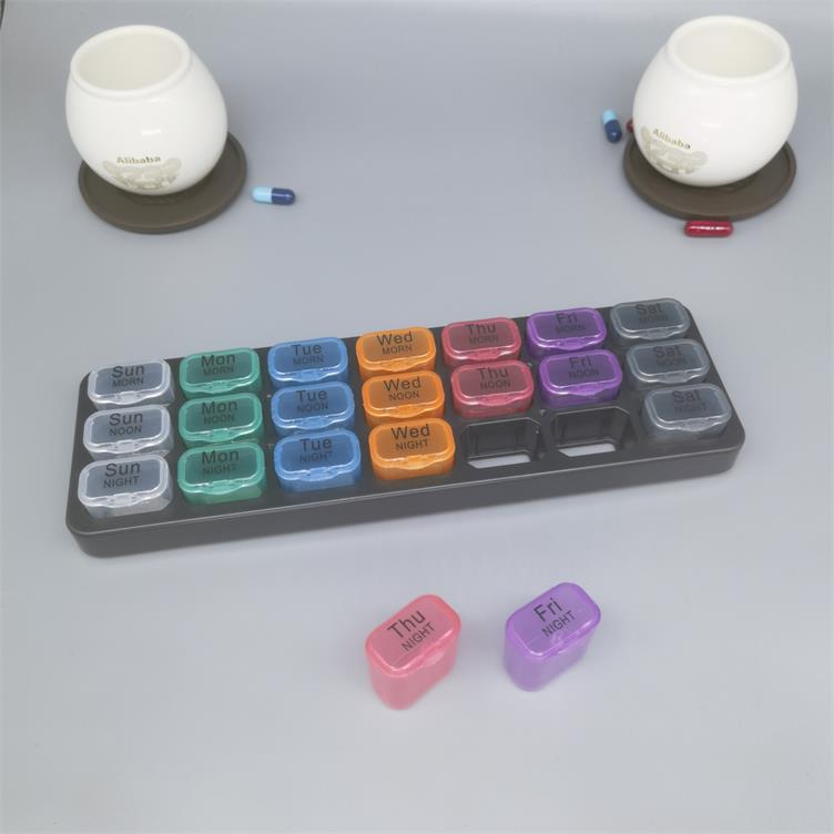 Portable 31-Grid Keyboard Small Pill Box Independent Storage Medicine Box Digital Pill Transparent Home Pill Box - Image 1