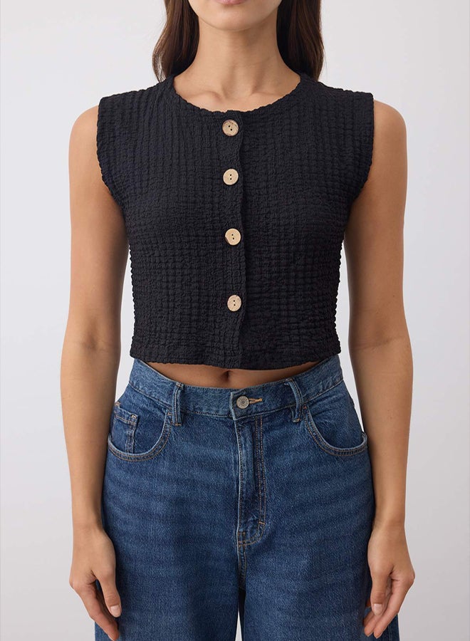 trendyol Black Textured Buttoned Fitted Crop Stretchy Knitted Blouse Vest - Image 3