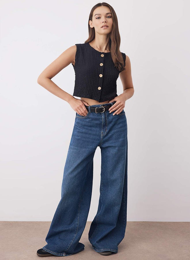 trendyol Black Textured Buttoned Fitted Crop Stretchy Knitted Blouse Vest - Image 2