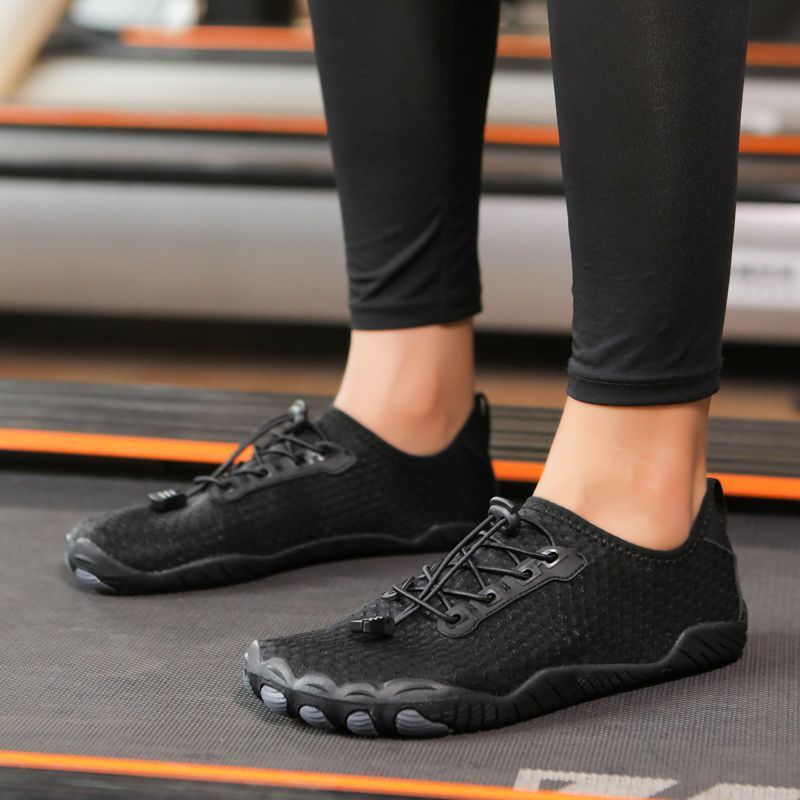Soft-soled indoor fitness shoes for men and women non-slip yoga squat running rope skipping shoes shock absorption swimming trail shoes 106-cool black upgrade-the version is too fat and too big 
