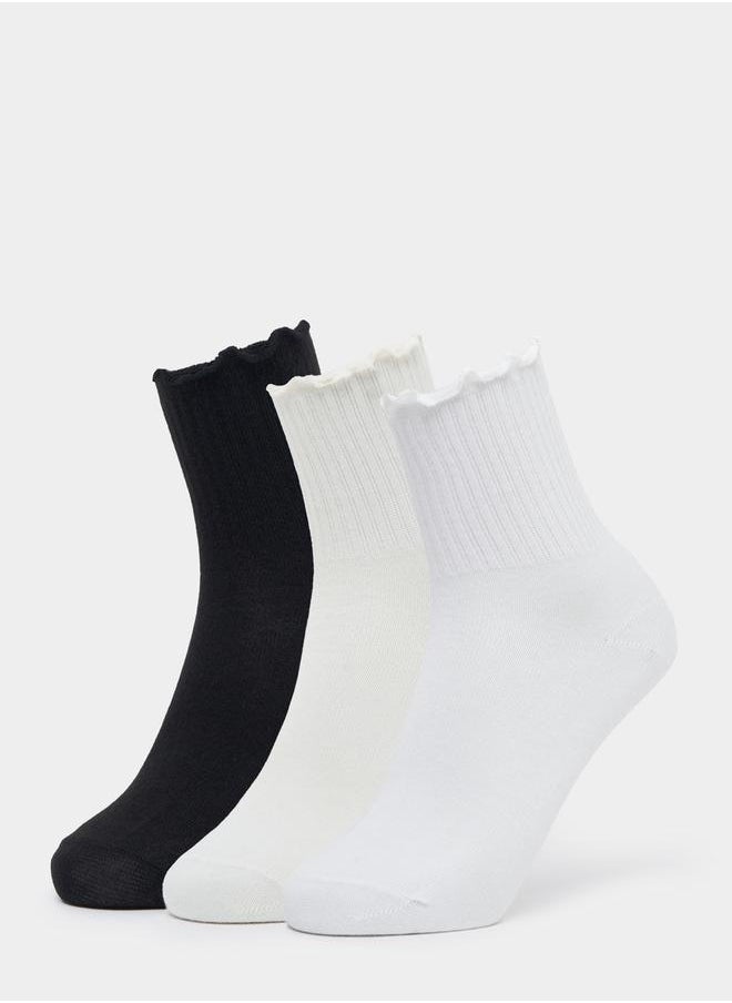 Pack of 3 - Solid Crew Socks - pzsku/Z8243EE0A0DDBC92B298FZ/45/_/1734941260/2eeb6583-9e7e-4483-b74d-8bec58c27efc