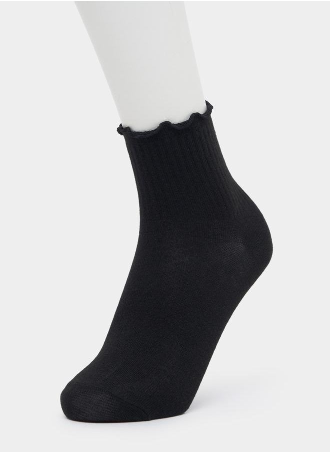 Pack of 3 - Solid Crew Socks - pzsku/Z8243EE0A0DDBC92B298FZ/45/_/1734941264/0adb43f5-0c70-4ef9-9c8e-85805895da01