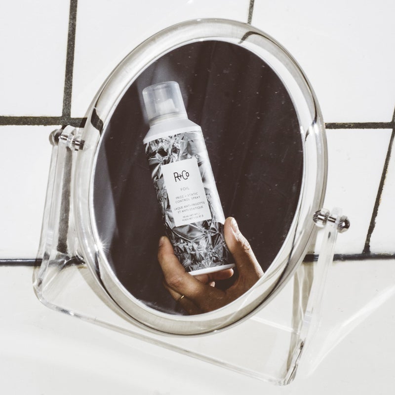 R+Co ر + كو رذاذ التحكم في التجاعيد + الكهرباء الساكنة 193 مل / 5 أونصة - Image 1