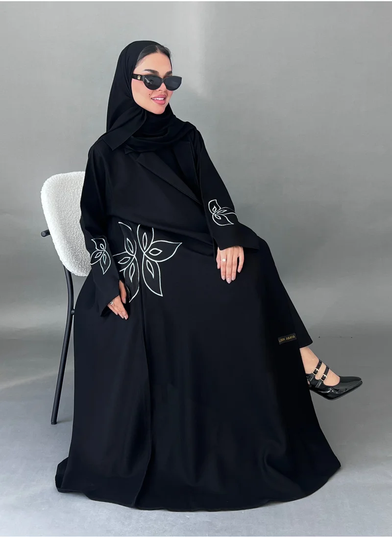 عبايات لوسين عباية بليزر سوداء بتطريز ورد أبيض