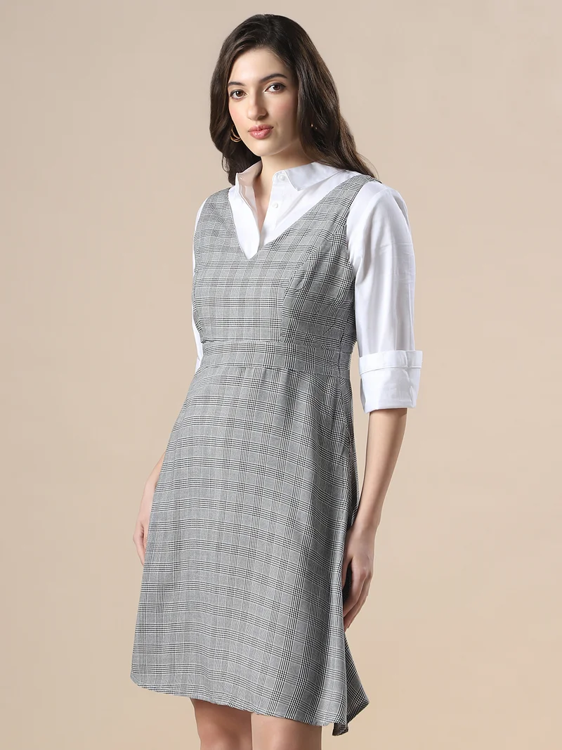 globus Globus Women Black Checkered V-Neck Sleeveless Fit & Flare Mini Workwear Dress