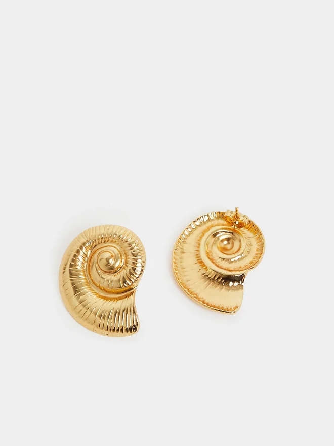 Styli Styli Shell Design Pendant Necklace and Stud Earrings Set