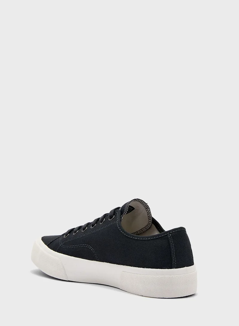 TOMMY HILFIGER Logo Low Top Sneakers