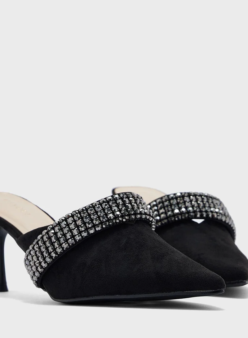 Vincci Pointed Toe Pumps