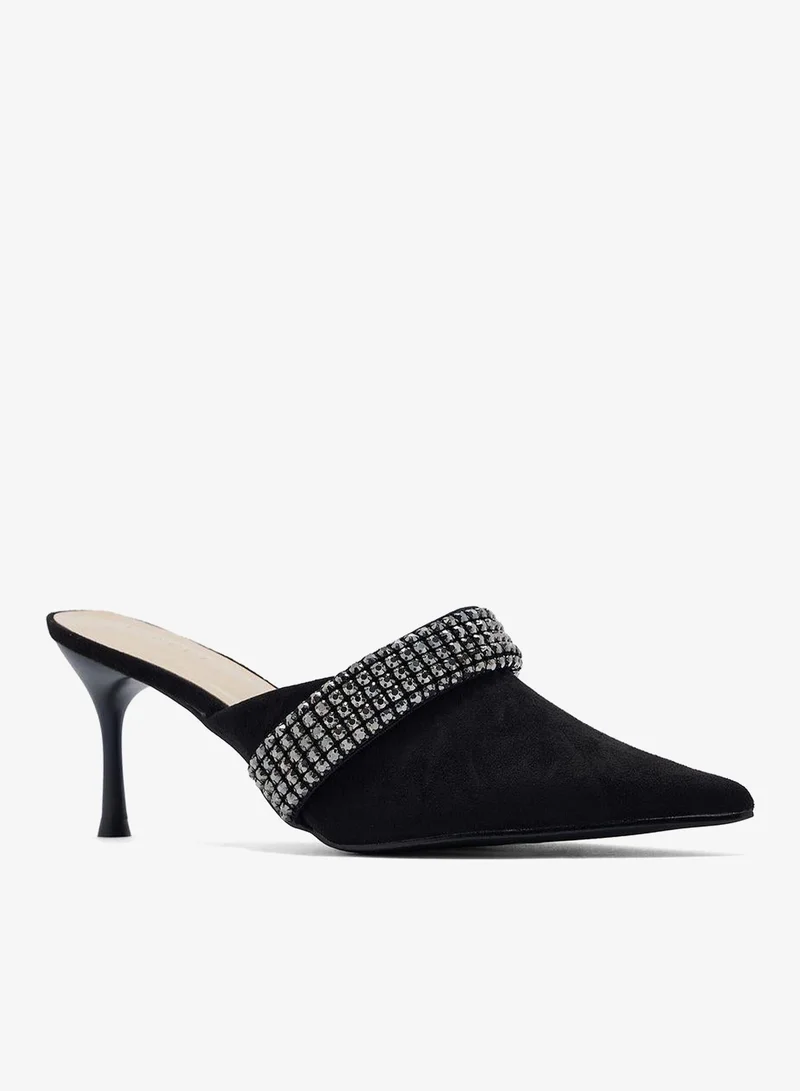 فينتشي حذاء مدبب بكعب عالي