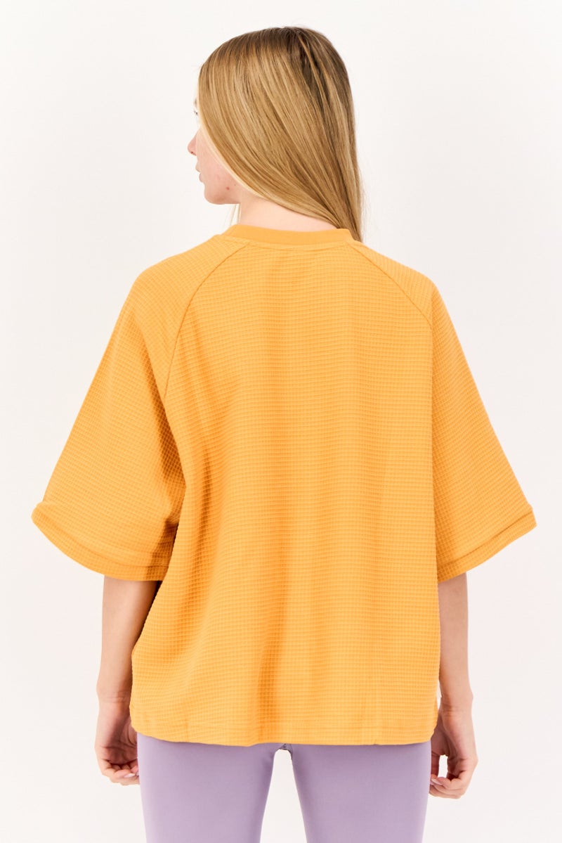 PUMA تي شيرت رياضي نسائي بأكمام قصيرة، خارجي، أصفر خردلي - Image 3