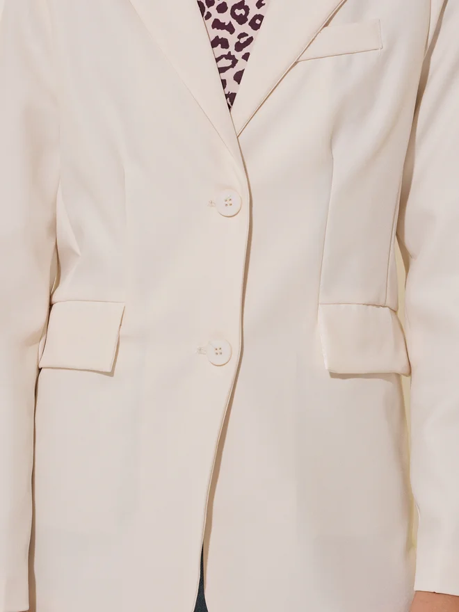 Styli Styli Solid Long Sleeve Button Blazer