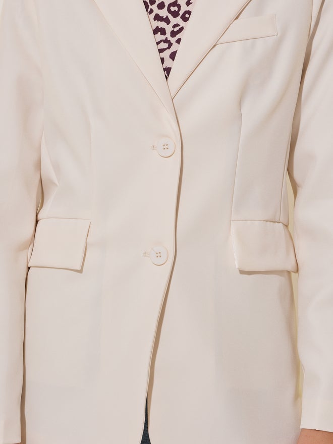 Styli Styli Solid Long Sleeve Button Blazer  - Image 4