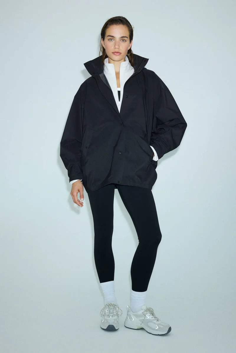 اتش اند ام جاكيت واقي من المطر من نسيج ستورم موف