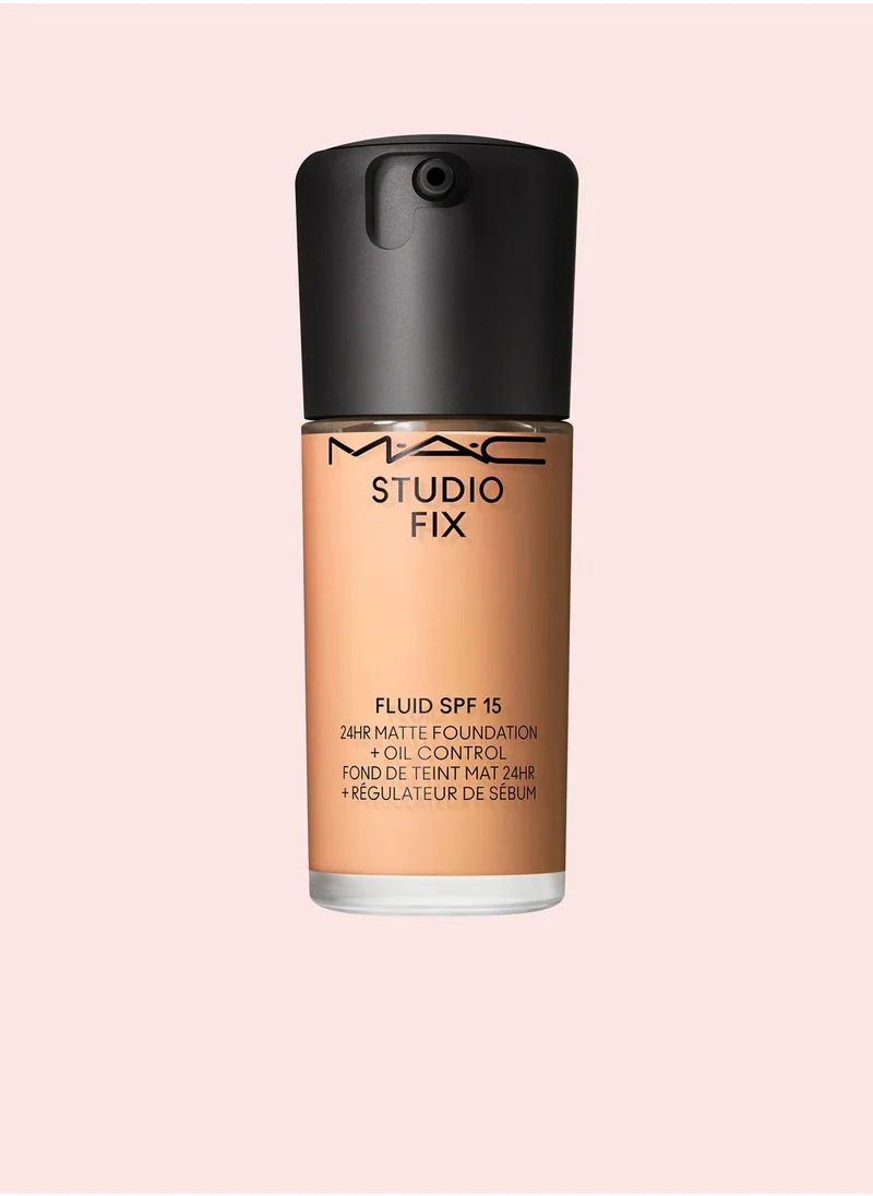 MAC Cosmetics Studio Fix Fluid Foundation Spf 15 - Nw18