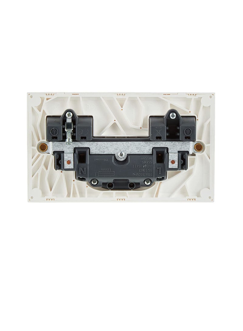 ليجراند بيلانكو مقبس تبديل مزدوج 13A معيار المملكة المتحدة 617146 - Image 3