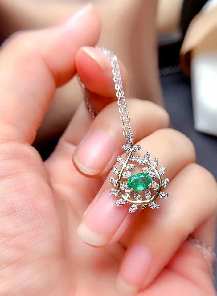 OtherMax 925 silver necklace crowned with an emerald stone - Image 3