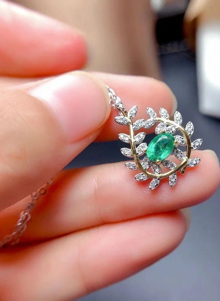 OtherMax 925 silver necklace crowned with an emerald stone - Image 4
