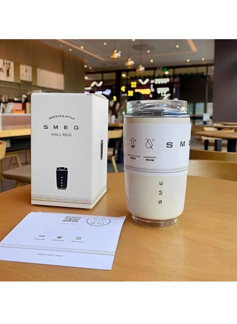 smeg - كوب قهوة، كوب سفر معزول بالفراغ، كوب مقاوم للتسرب مع غطاء، قارورة عازلة للفراغ بجدار مزدوج للمشروبات الساخنة والباردة في المنزل والمكتب والسيارة (قطعتان باللون الأبيض) - Image 1