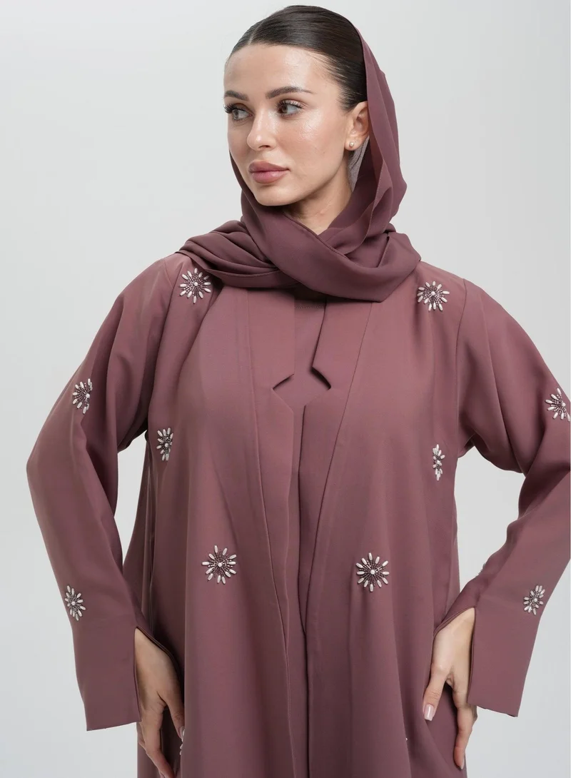 ميم باي ماريا عباية مفتوحة من الأمام مزينة