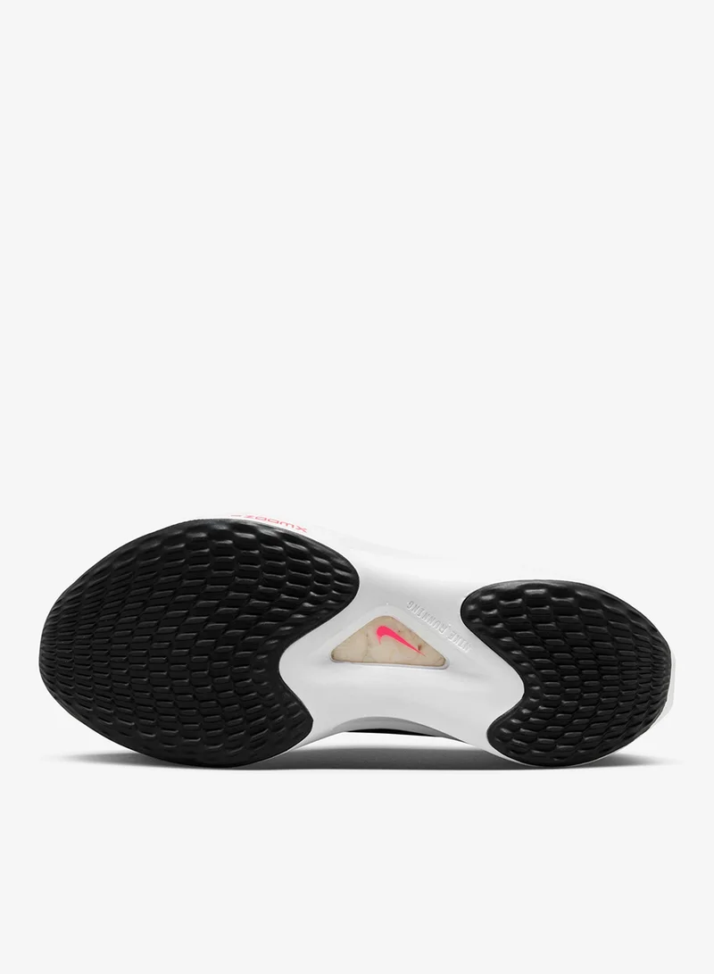 نايكي حذاء زوم فلاي 5 رود رانينج للنساء