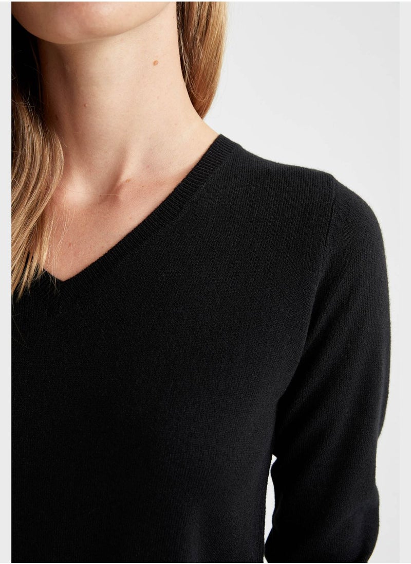 DeFacto - Basic V-Neck Sweater - Image 1