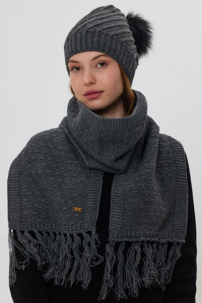الكسندر جاردي Knitted Detail Long Scarf (E20-18843)
