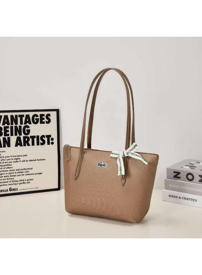 لاكوست حقيبة يد لاكوست للنساء، حقيبة توت - بني