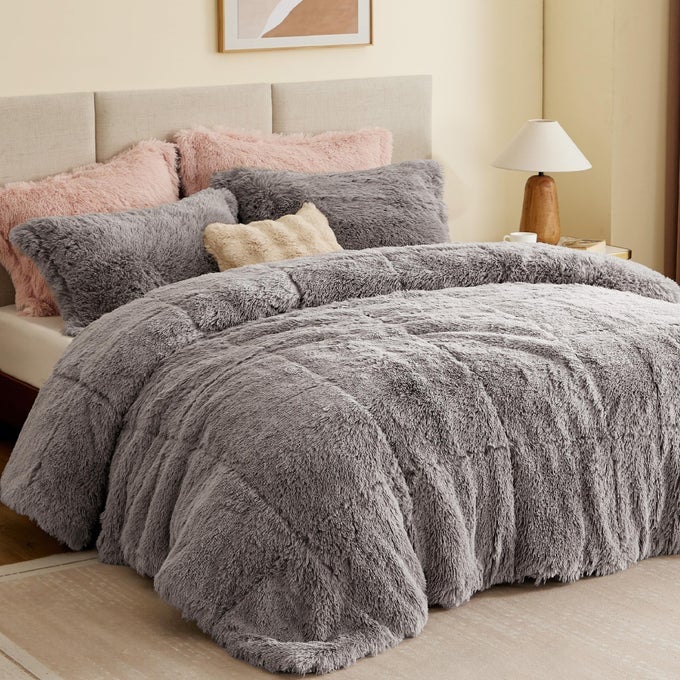 MALEA SHAGGY COMFORTER SET LONG FAUX FUR COZY DOWN ALTERNATIVE MODERN CASUAL ULTRA SOFT ALL SEASON FLUFFY BEDDING WITH MATCHING SHAM KINGCAL KING GREY 3 PIECE