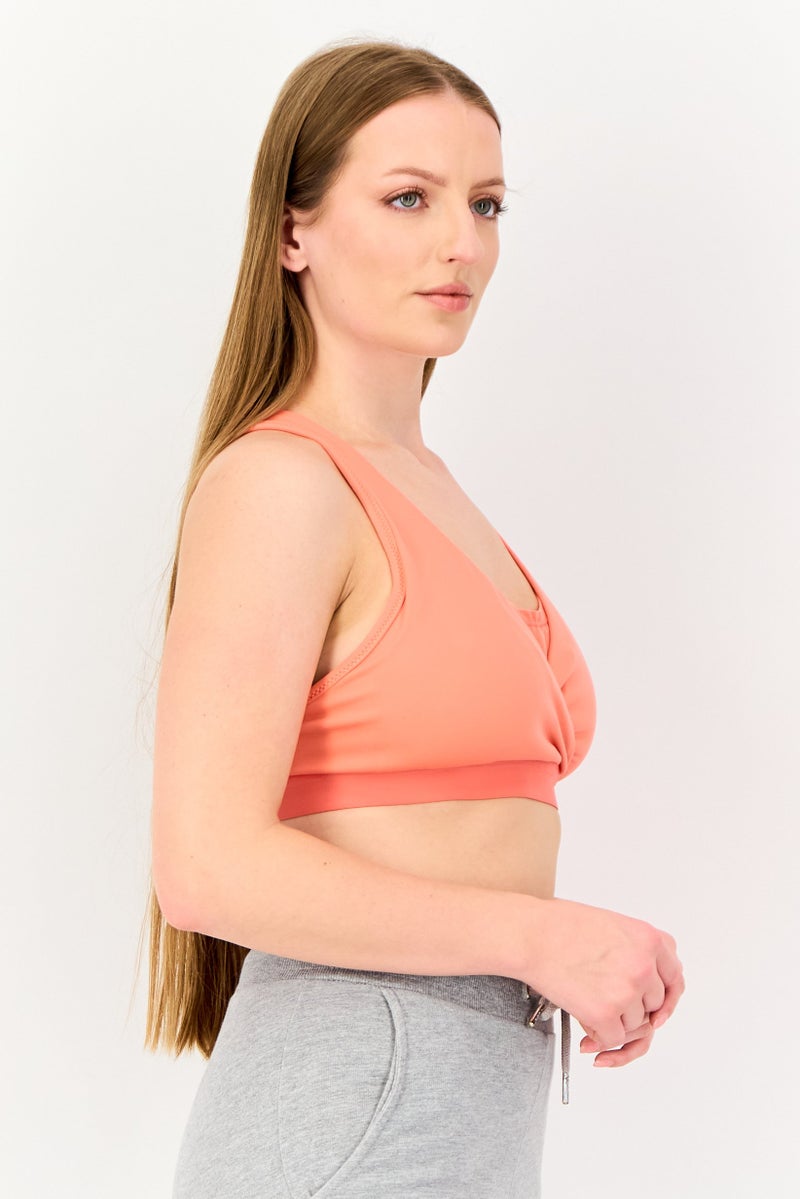 Nike حمالة صدر رياضية غير مبطنة بشعار العلامة التجارية للنساء، كورال - Image 2