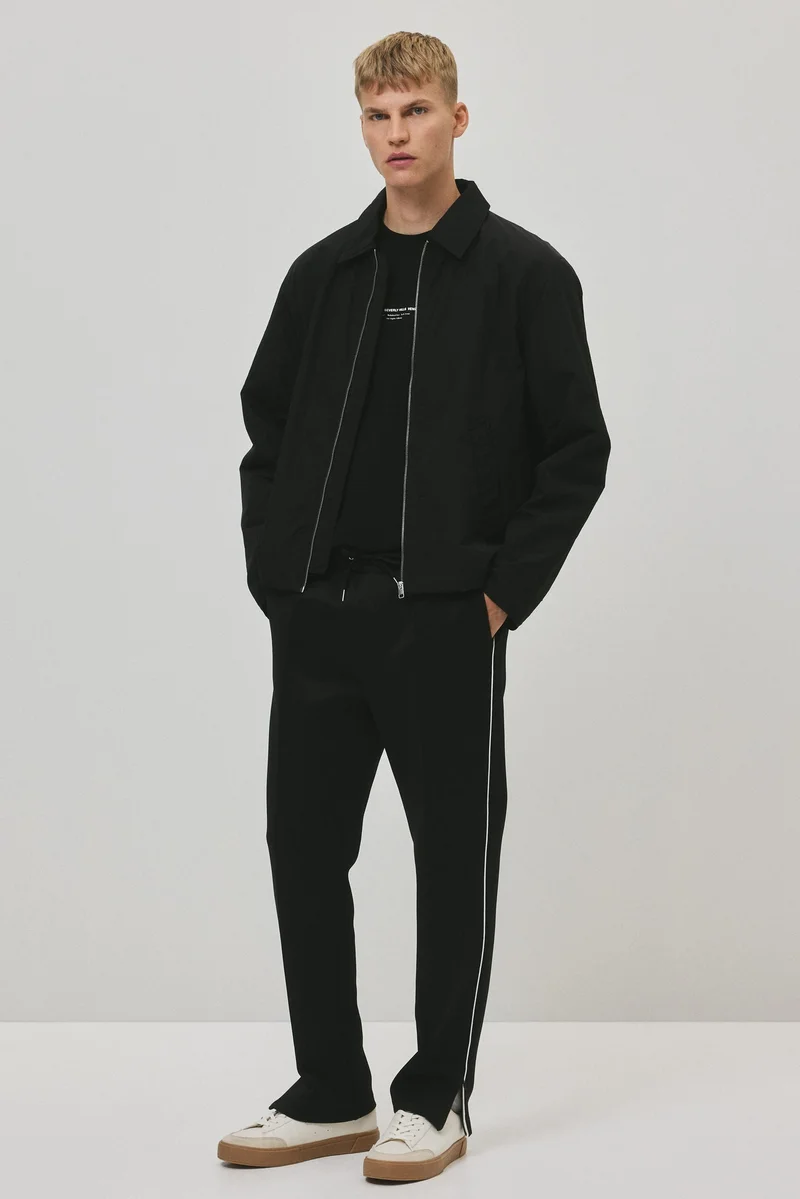 اتش اند ام بنطلون رياضي أنيق بقصة مريحة