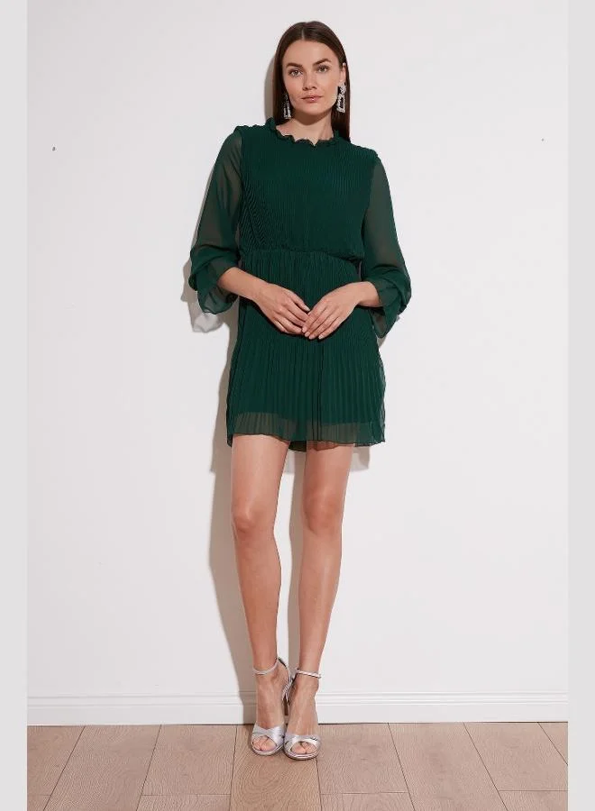 ليلا فستان قصير شيفون مطوي بتفاصيل أكمام ليلا للنساء