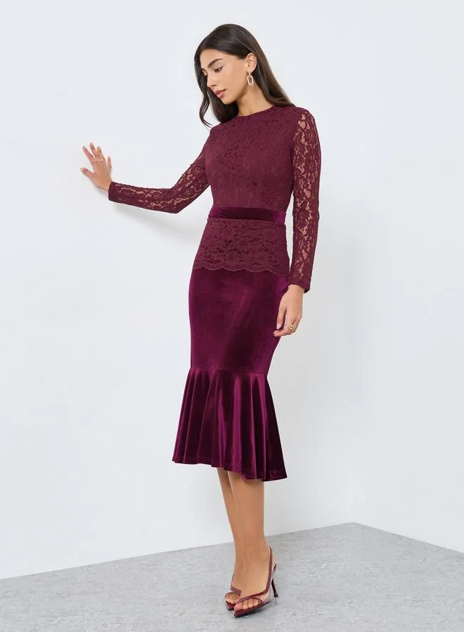 Styli Burgundy Lace Insert Mermaid Hem Midi Dress