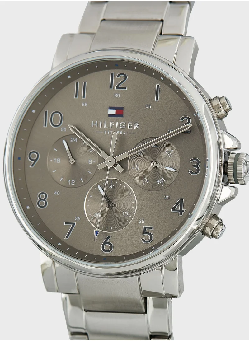 TOMMY HILFIGER Analog Watch