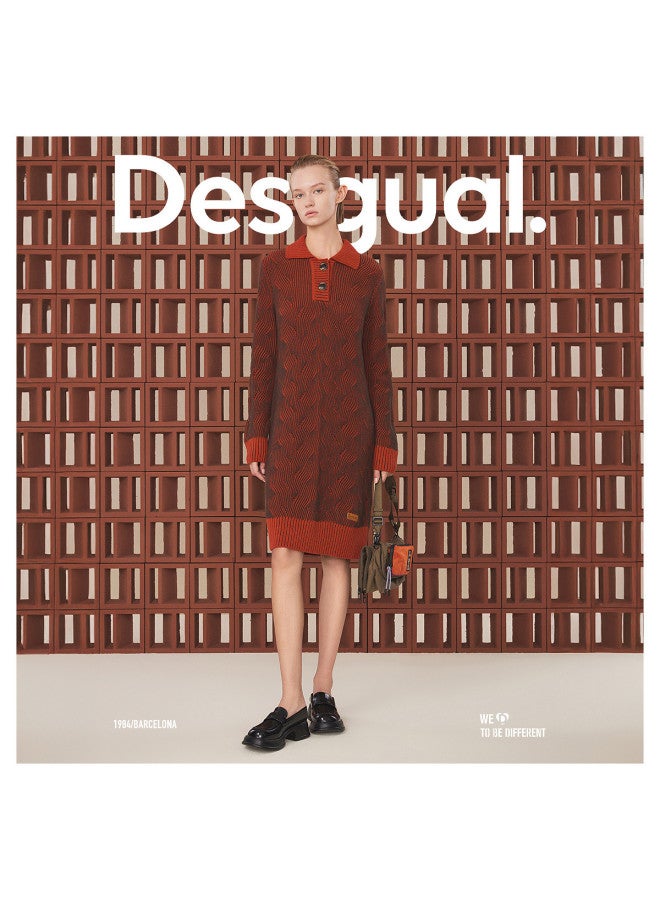 DESIGUAL فستان ميدي مزين بجاكارد متباين بقصة مستقيمة محبوك - Image 5