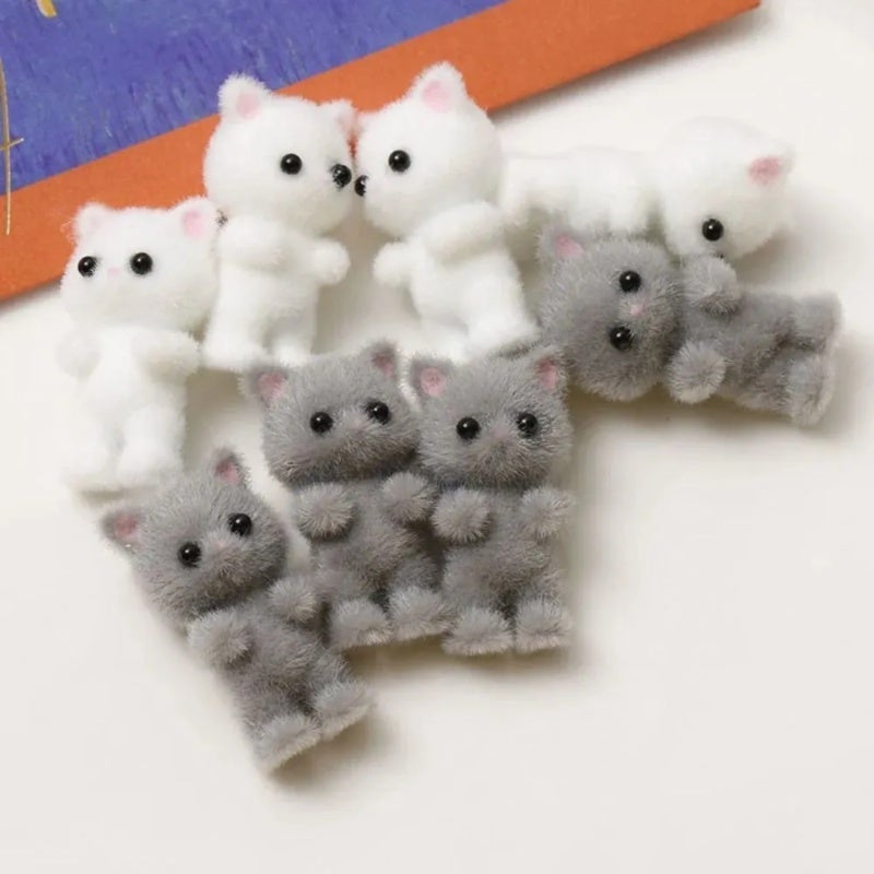 Gray Keychain: 9*3*1Cm Adorable 3D Cat Design - High-Quality Durable Material Compact Lightweight Accessory for Daily Use, Parties, Travel, Male And Female Users - Image 3