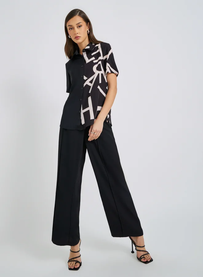 تايك تو قميص قصير الأكمام بطبعة جرافيك بقصة عادية