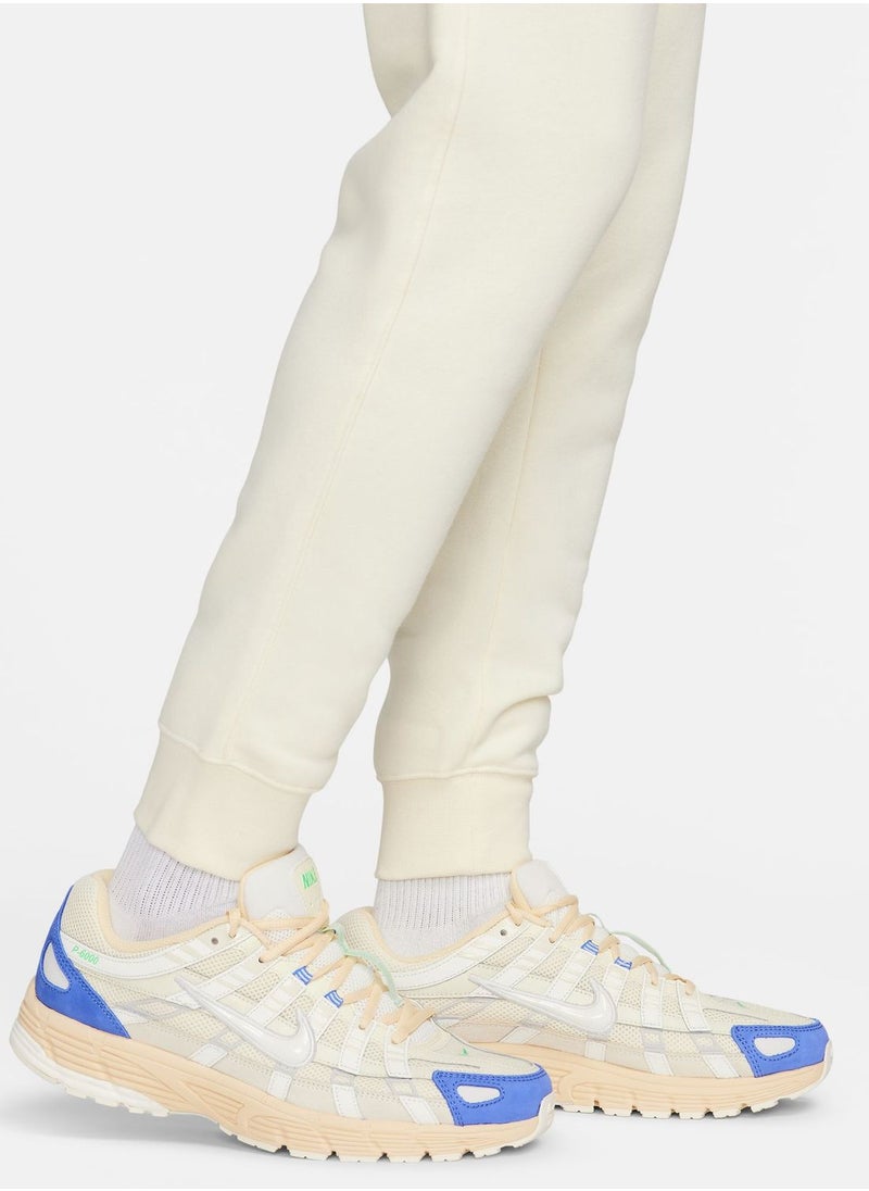 Nike - Club+ Patch Graphic Pants - Image 1
