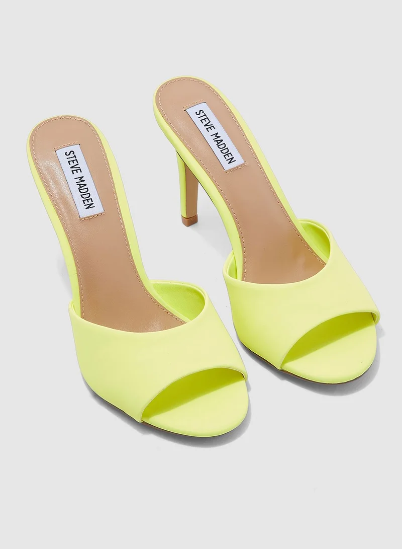 STEVE MADDEN Erin Sandal - Yellow