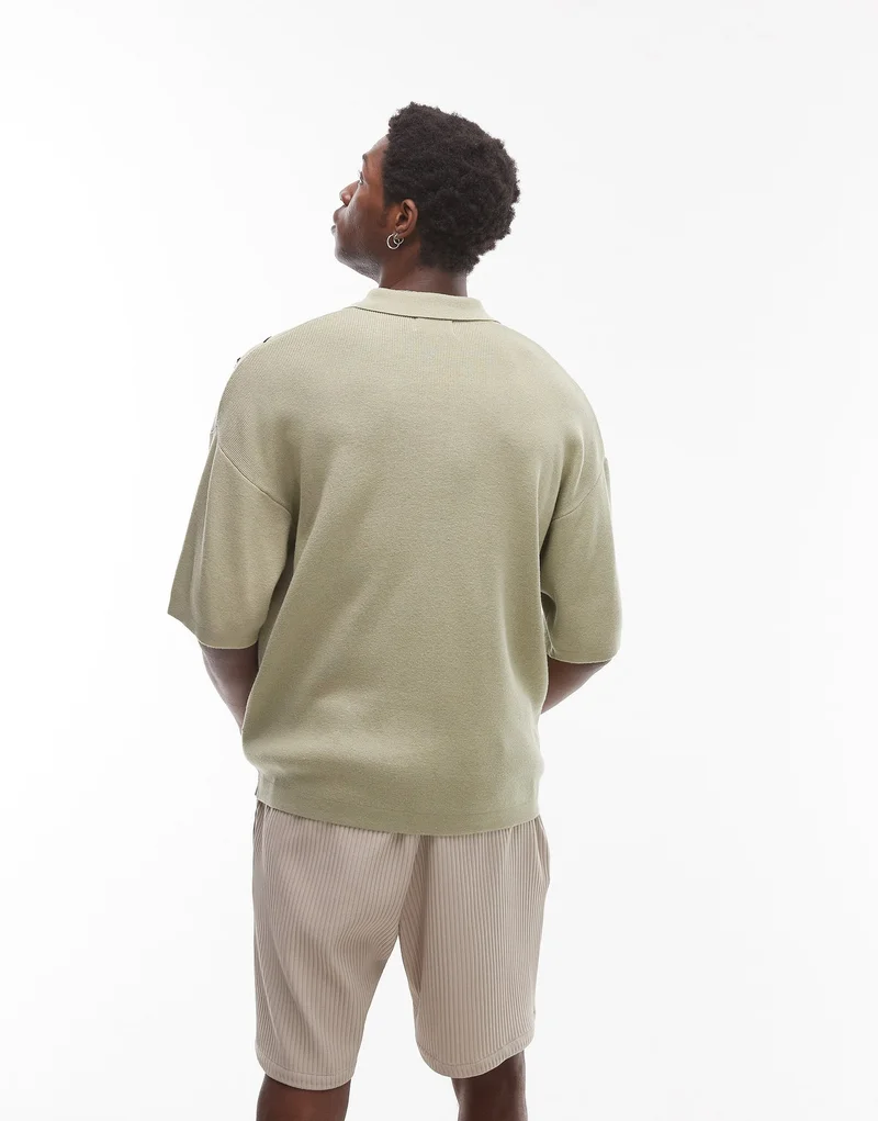 توب مان قميص قصير مطرز بالزهور