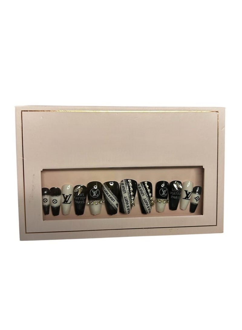 Generic Pack of 24 artificial nails - distinctive design, double-sided adhesive 