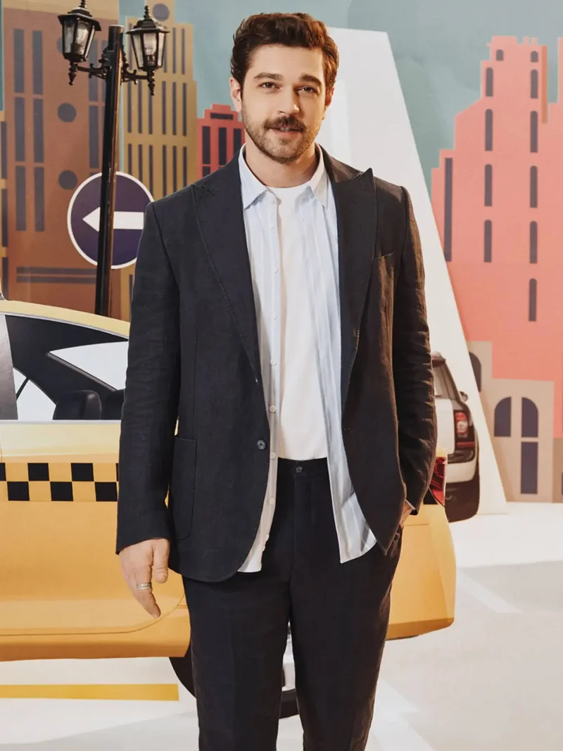 كيب بدلة كتان 100%، لون أزرق داكن سادة، بقصة عصرية.