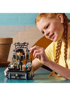 LEGO LEGO Wednesday: Wednesday Addams Figure 76780 Building Set (702 Pieces)  - Image 3