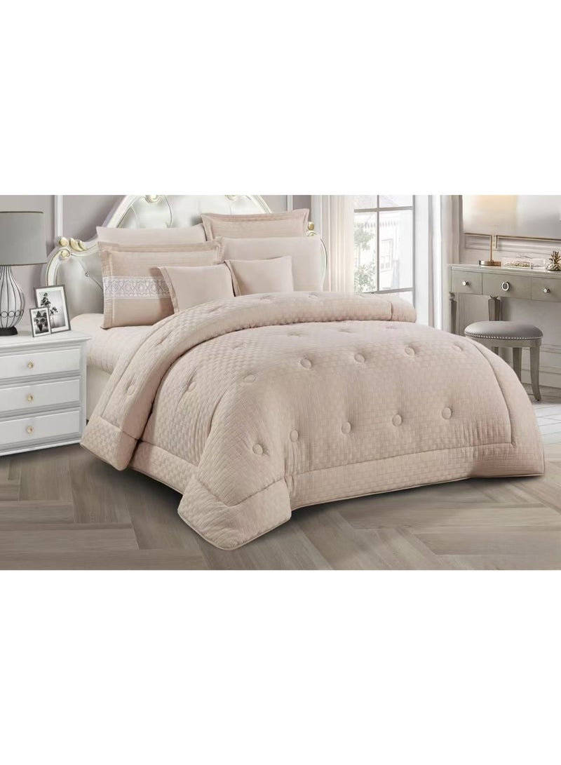 لوفيرا طقم مفرش نفرين ملكي لحاف قماش متين وناعم ونقشة عصرية 8 قطع مقاس 240*260 سم - Image 1