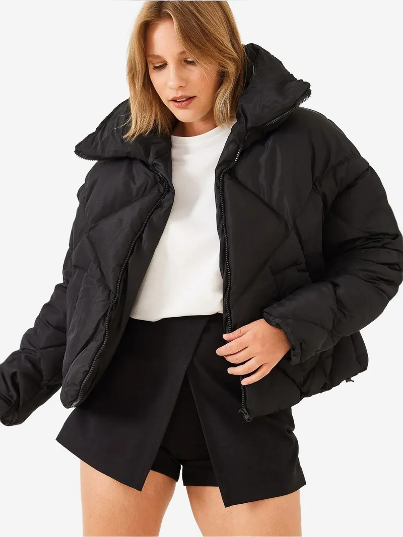 بيانكو لوتشي معطف منتفخ كبير الحجم من لوتشي