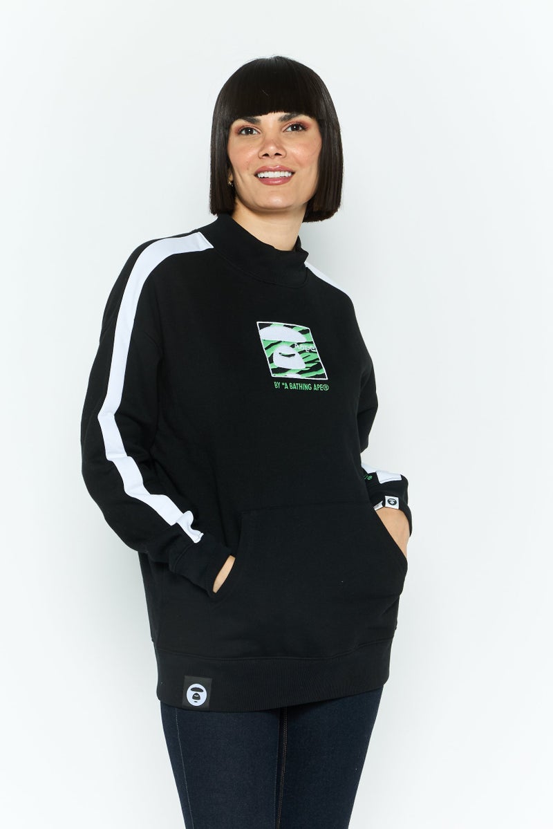 Aape By A Bathing Ape سويت شيرت نسائي بأكمام طويلة وطباعة مطرزة برقبة مزيفة، أسود - Image 1