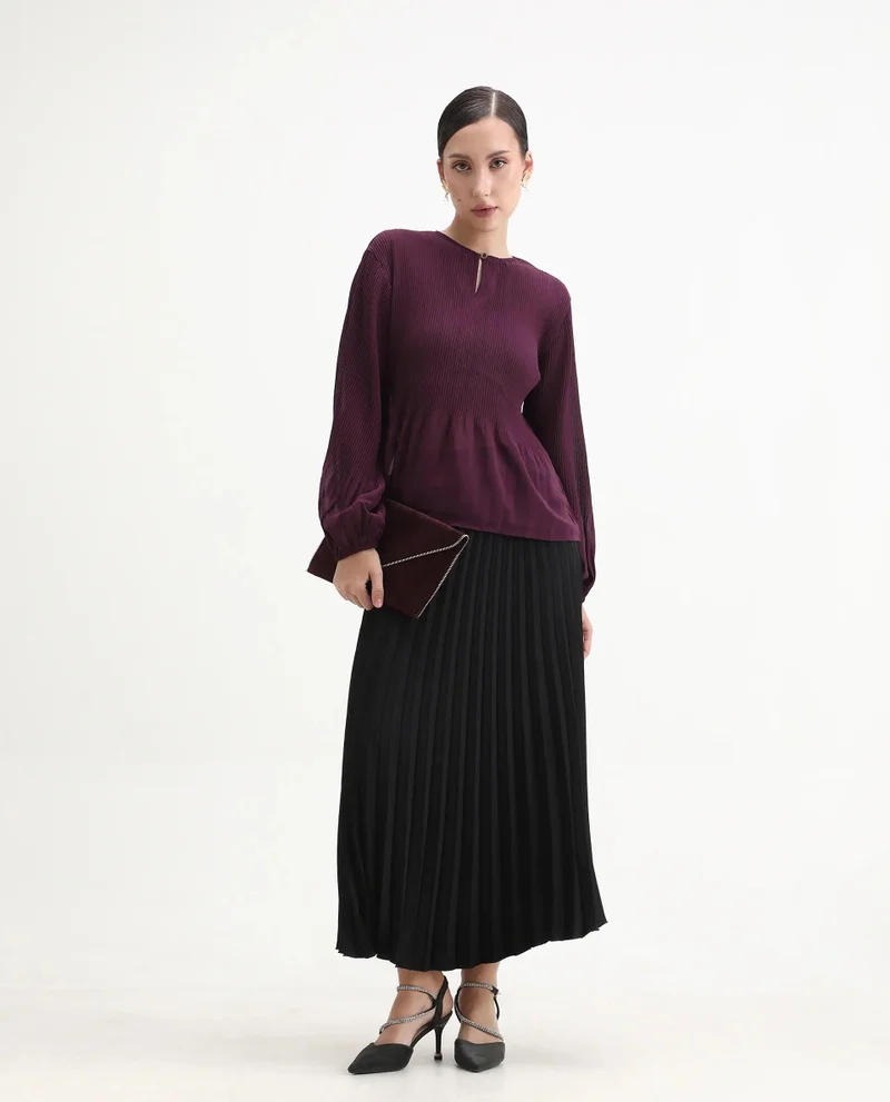 ريريزم Women's Pleated Collar Band Top